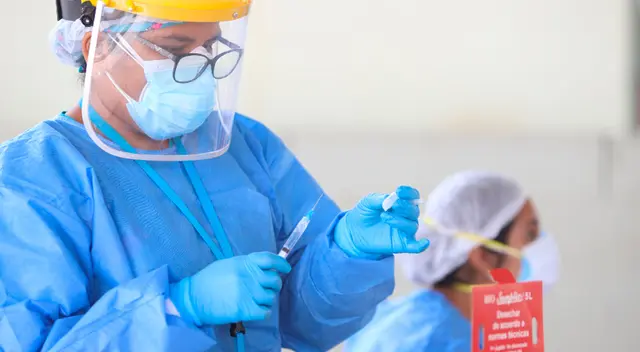 Vacunación COVID-19 en Perú