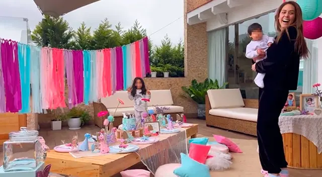 Karen Schwarz y Ezio Oliva disfrutan del primer año de su hija Cayetana. Karen Schwarz y Ezio Oliva disfrutan del primer año de su hija Cayetana.