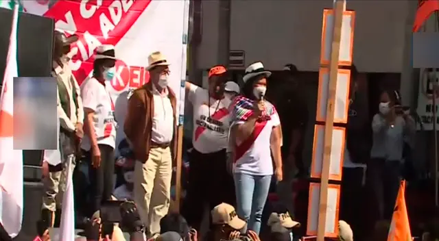 Keiko Fujimori hace mitin en Jauja, pero ciudadanos muestran su rechazo