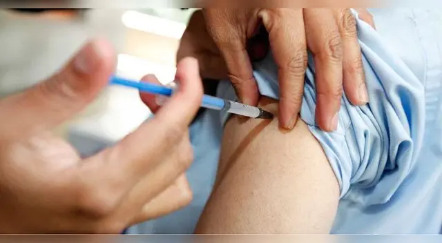 ¿Debería vacunarme contra la influenza durante la pandemia del COVID-19? ¿Debería vacunarme contra la influenza durante la pandemia del COVID-19?