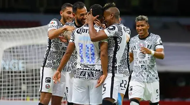 Jugadores orquestaron una fiesta prohibida por las restricciones sanitarias.