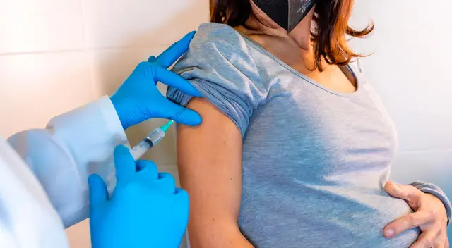 La mujer embarazada fue puesta bajo observación.