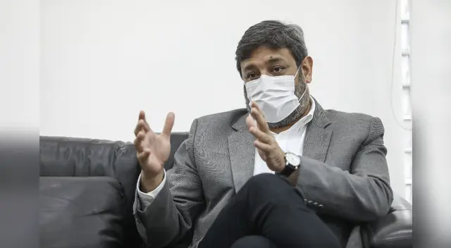 Ministro Ricardo Cuenca menciona que contagios y muertes han disminuido. Ministro Ricardo Cuenca menciona que contagios y muertes han disminuido.