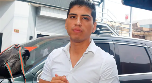 John Kelvin ha sido protagonista de más de un escándalo debido a su vida amorosa. John Kelvin ha sido protagonista de más de un escándalo debido a su vida amorosa.