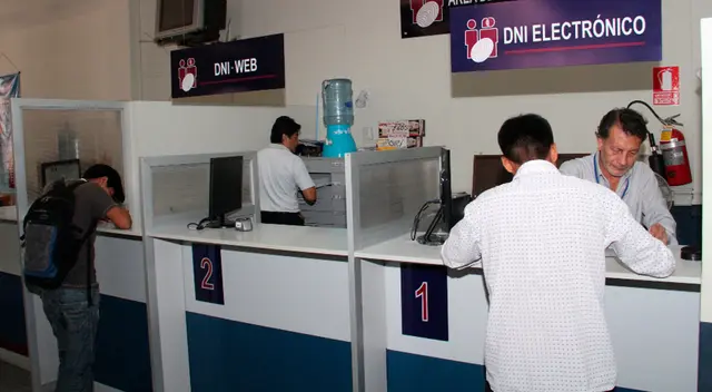 Para recoger tu DNI debes solicitar una cita en el Reniec. Para recoger tu DNI debes solicitar una cita en el Reniec.