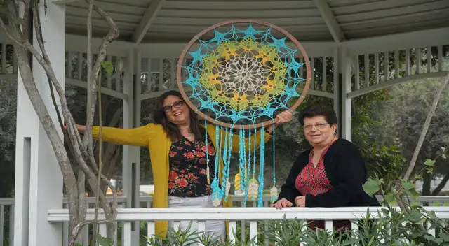 Esperanza y Ana Cecilia Rosas son tejedoras y exitosas youtuber con su canal Tejiendo Perú.