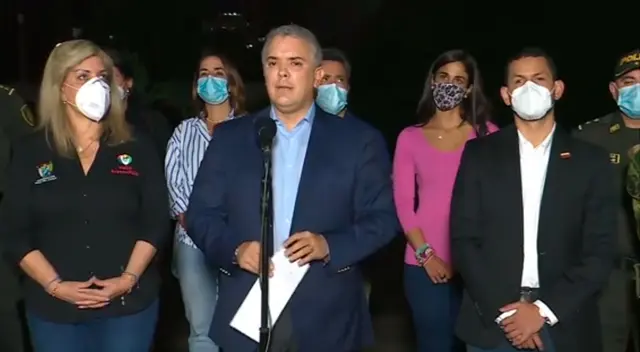 “A partir de esta noche empieza el máximo despliegue de asistencia militar a la Policía Nacional en la ciudad de Cali y en el departamento del Valle”, dijo Iván Duque. “A partir de esta noche empieza el máximo despliegue de asistencia militar a la Policía Nacional en la ciudad de Cali y en el departamento del Valle”, dijo Iván Duque.