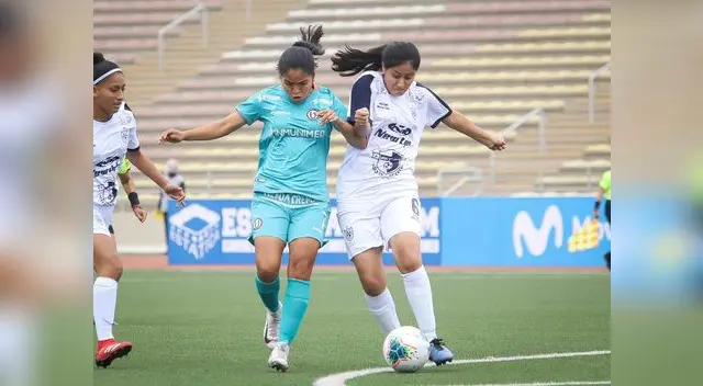 Universitario de Deportes fue más y goleó 9-0 a la San Martín. Universitario de Deportes fue más y goleó 9-0 a la San Martín.