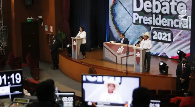 Pedro Castillo y Keiko Fujimori se medirán en balotaje en la segunda vuelta, estipulada para el 6 de junio. Pedro Castillo y Keiko Fujimori se medirán en balotaje en la segunda vuelta, estipulada para el 6 de junio.