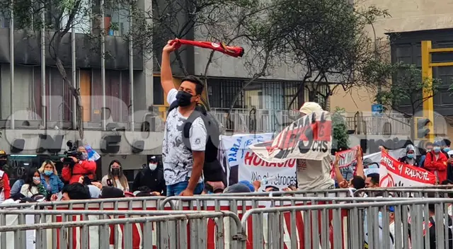 Congreso debate hoy la ley concursal en clubes del fútbol peruano. Congreso debate hoy la ley concursal en clubes del fútbol peruano.
