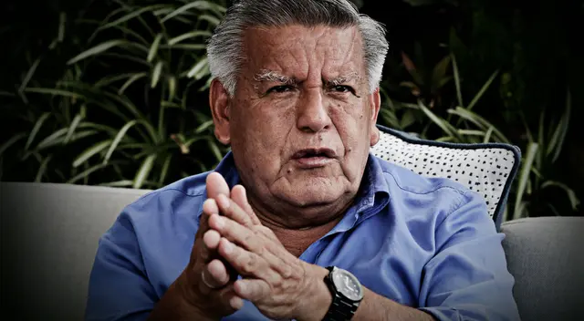 César Acuña también pide la suma de S/ 100 millones como reparación civil al periodista Christopher Acosta. César Acuña también pide la suma de S/ 100 millones como reparación civil al periodista Christopher Acosta.