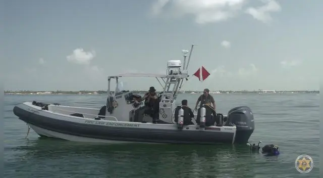 EE. UU.: niño de 7 años salva a su padre y a su hermana tras nadar por una hora en busca de ayuda. EE. UU.: niño de 7 años salva a su padre y a su hermana tras nadar por una hora en busca de ayuda.