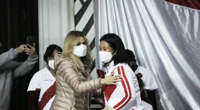 Fans critican a Gisela Valcárcel por su apoyo a Keiko Fujimori. Fans critican a Gisela Valcárcel por su apoyo a Keiko Fujimori.