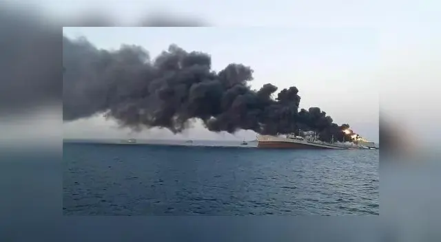 Irán: buque militar que llevaba a bordo a unas 400 personas se incendia y se hunde en el golfo de Omán. Irán: buque militar que llevaba a bordo a unas 400 personas se incendia y se hunde en el golfo de Omán.