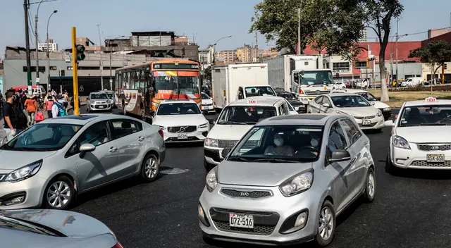 Vehículos particulares podrán circular este domingo de elecciones. Vehículos particulares podrán circular este domingo de elecciones.