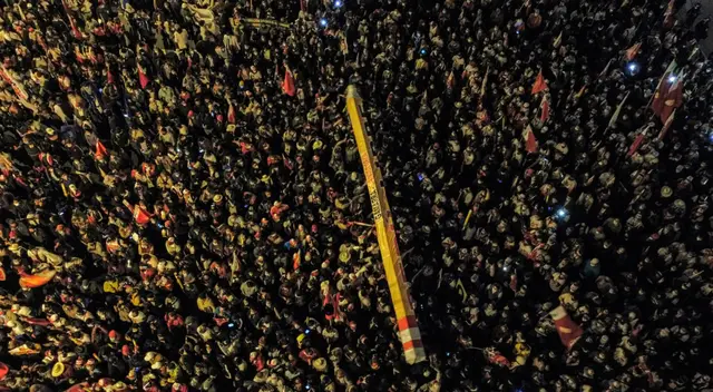 Miles de ciudadanos asistieron al cierre de campaña de Pedro Castillo, quien se medirá en balotaje contra Keiko Fujimori el próximo domingo 6 de junio. Miles de ciudadanos asistieron al cierre de campaña de Pedro Castillo, quien se medirá en balotaje contra Keiko Fujimori el próximo domingo 6 de junio.