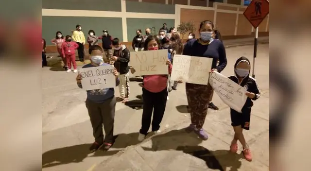 Vecinos se quejan y piden inmediata solución a sus problemas de falta de luz. Vecinos se quejan y piden inmediata solución a sus problemas de falta de luz.