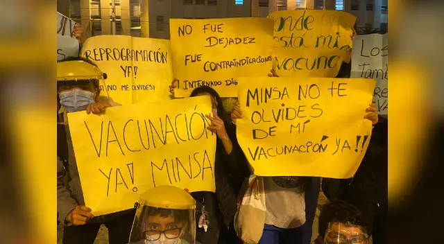 Estudiantes de medicina señalaron que no fueron vacunados por contar con contra indicaciones.