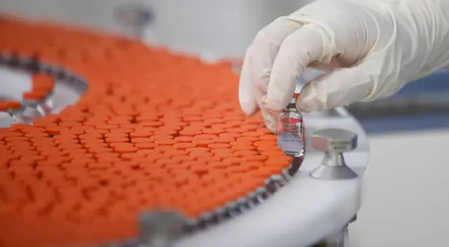 Sinovac también completó un ensayo clínico de fase II en el que, a los participantes, completamente vacunados, se les inyectó una tercera dosis de refuerzo. Sinovac también completó un ensayo clínico de fase II en el que, a los participantes, completamente vacunados, se les inyectó una tercera dosis de refuerzo.