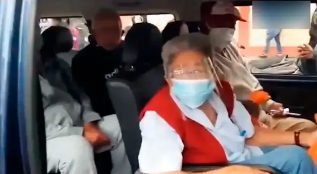 Usuarios en las redes sociales  exhortaron al Jurado Nacional de Elecciones (JNE) y a la Oficina Nacional de Procesos Electorales (ONPE) a pronunciarse al respecto.
