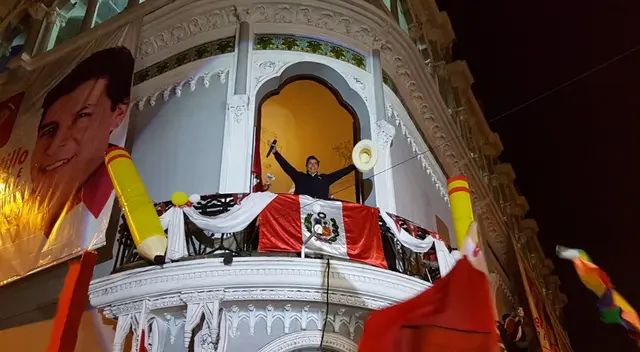 El candidato presidencial Pedro Castillo, continúa superando a la lideresa de Fuerza Popular, Keiko Fujimori.