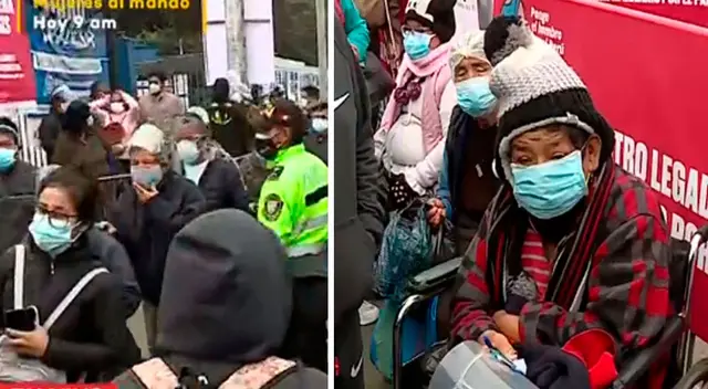 Decenas de personas se vienen aglomerando en el centro de vacunación pese a la presencia de la Policía Nacional del Perú.