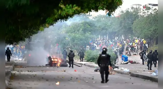 El estallido social que deja unos 60 muertos interrumpió varios partidos de Libertadores en Barranquilla. El estallido social que deja unos 60 muertos interrumpió varios partidos de Libertadores en Barranquilla.