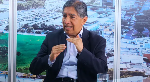 Mencionó que las presuntas irregularidades denunciadas por la aspirante presidencial Keiko Fujimori es una 'estrategia' que solo buscan 'ensuciar' el proceso electoral. Mencionó que las presuntas irregularidades denunciadas por la aspirante presidencial Keiko Fujimori es una 'estrategia' que solo buscan 'ensuciar' el proceso electoral.