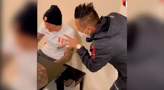 Christian Cueva le enseñó a Gianluca Lapadula la cumbia peruana. Christian Cueva le enseñó a Gianluca Lapadula la cumbia peruana.