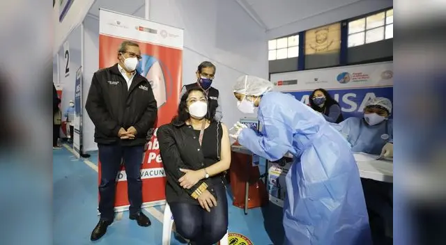 La premier Violeta Bermúdez recibirá la segunda dosis el próximo 3 de julio.