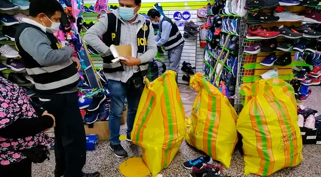 En una tienda intervenida de la galería comercial