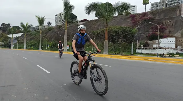 ‘Domingo sin autos‘ fue suspendido por campaña de vacunación en Campo de Marte.