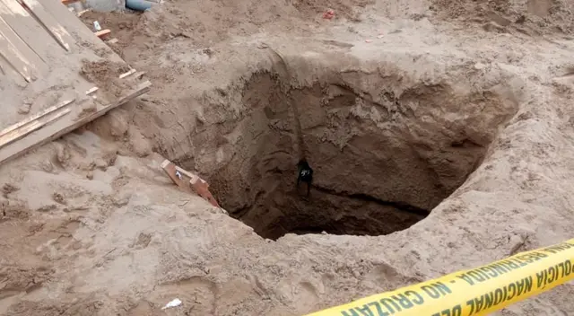 De acuerdo a las primeras investigaciones, el caso estaría vinculado al tráfico de terrenos donde delincuentes cobran cupos para la construcción de obras. De acuerdo a las primeras investigaciones, el caso estaría vinculado al tráfico de terrenos donde delincuentes cobran cupos para la construcción de obras.