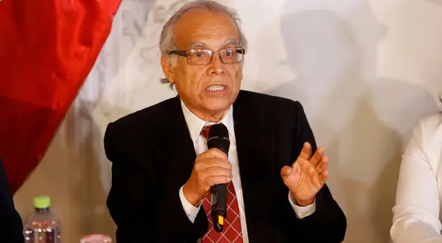 Aníbal Torres aseveró que el docente cajamarquino no hizo nada 'incorrecto' al autoproclamarse como presidente en sus redes sociales. Aníbal Torres aseveró que el docente cajamarquino no hizo nada 'incorrecto' al autoproclamarse como presidente en sus redes sociales.