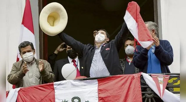 “Hay algunos actores del sector empresarial y mediático que están dispuestos a hacer cualquier cosa para que llegue al poder” dice Levitsky sobre Fujimori. “Hay algunos actores del sector empresarial y mediático que están dispuestos a hacer cualquier cosa para que llegue al poder” dice Levitsky sobre Fujimori.
