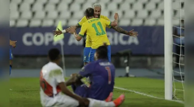 Neymar solo se encuentra a 9 goles para igualar el récord de Pelé en la selección de Brasil. Neymar solo se encuentra a 9 goles para igualar el récord de Pelé en la selección de Brasil.