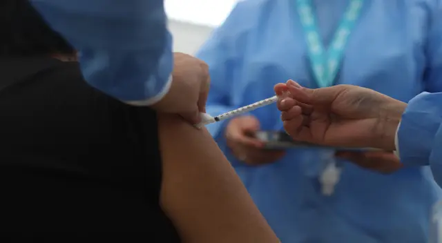 Pacientes oncológicos podrán consultar desde hoy viernes 18 su vacunación contra la COVID-19