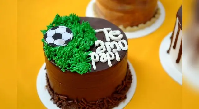 Lo preferido por muchos es alguna comida, pero que mejor forma de agasajarlo con un pastel.