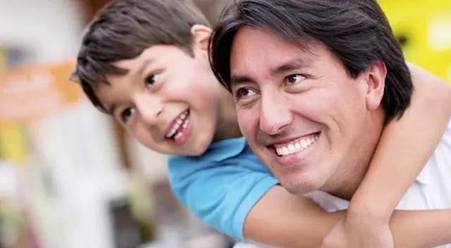 Conoce aquí frases bonitas y cortas para dedicarle a tu papá este Día del Padre 2021. Conoce aquí frases bonitas y cortas para dedicarle a tu papá este Día del Padre 2021.