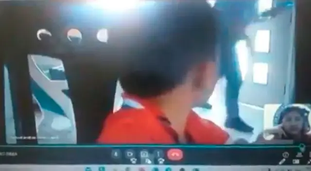 El robo a mano armada quedó registrado en video.