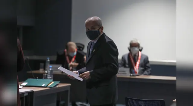 Chávarry es denunciado por cometer delitos contra la Constitución.