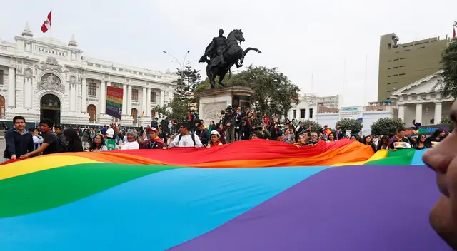 convocan marcha presencial desde Plaza San Martín