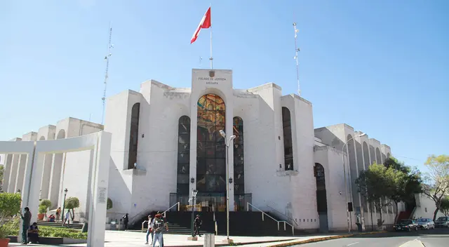 Juzgado ordenó la captura a nivel nacional de sentenciado. Juzgado ordenó la captura a nivel nacional de sentenciado.