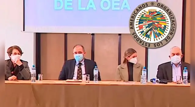 Entre los presentes estuvieron los congresistas electos Gladys Echaíz y Adriana Tudela.