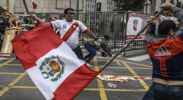 Seguidores de Fuerza Popular irrumpieron en manifestación pacífica de Perú Libre.