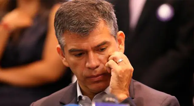 dicta 8 meses de impedimento de salida del país contra Julio Guzmán