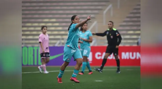 Aranxa Vega anotó de penal en la goleada de la 'U' 6-0 al Boys .