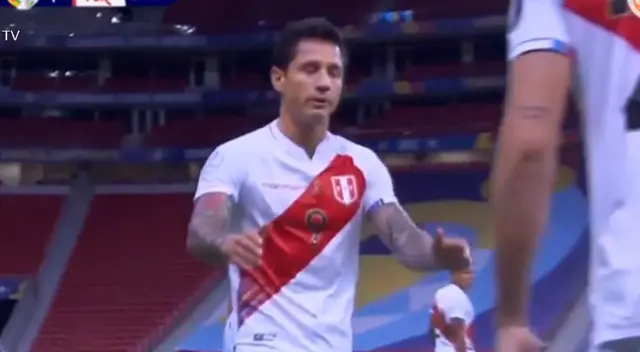 Gianluca Lapadula se molestó consigo mismo por no haber hecho un buen partido.