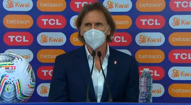 Ricardo Gareca felicitó a todos sus jugadores y le dedicó este logró al Perú.
