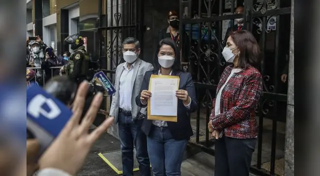 Keiko Fujimori entregó carta a Francisco Sagasti Keiko Fujimori entregó carta a Francisco Sagasti